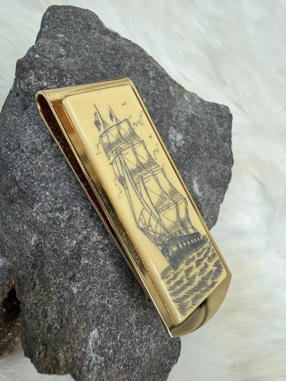 Vintage Hadley Faux Scrimshaw Ship Gold Tone Money Clip 2